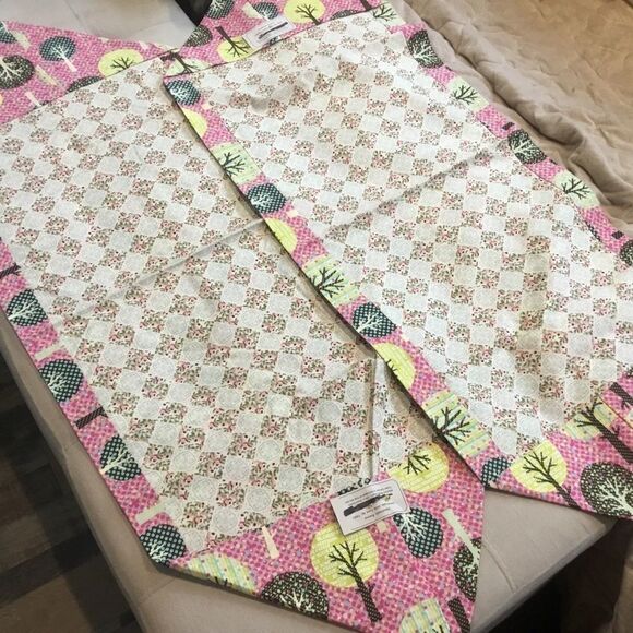 NWT Hand Crafted Set of 2 Runners - Picture 6 of 13